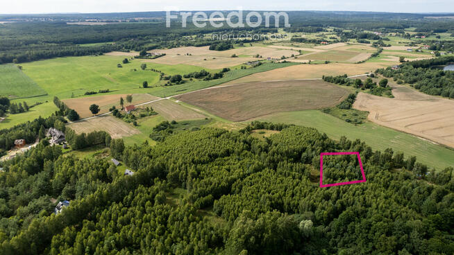 Działka budowlana, w otoczeniu lasów i jezior