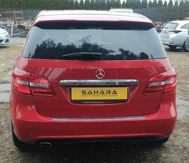 Mercedes B 180 bardzo zadbany, piękny czerwony kolor