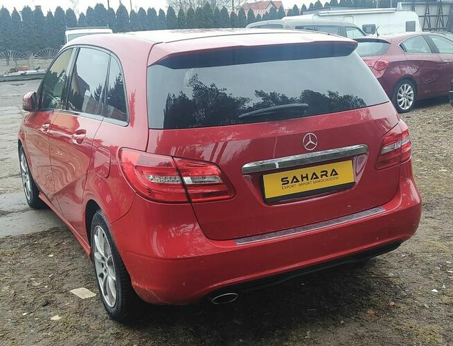 Mercedes B 180 bardzo zadbany, piękny czerwony kolor