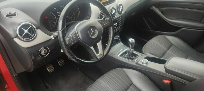 Mercedes B 180 bardzo zadbany, piękny czerwony kolor