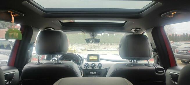 Mercedes B 180 bardzo zadbany, piękny czerwony kolor