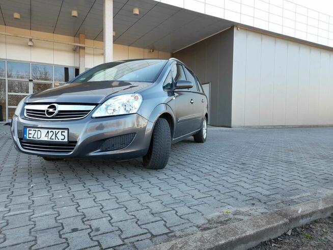 Śliczna Zafira B*Lift*2009 r*1,6 16V Benzyna-101 km*7 Osob.