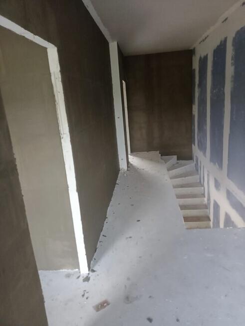 Gładzie polimerowe zacierane na mokro i inne