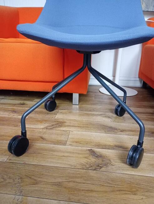 Fotel krzesło na kółkach NOTI fotele krzesła biurowe obrotow