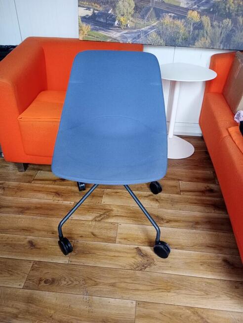 Fotel krzesło na kółkach NOTI fotele krzesła biurowe obrotow