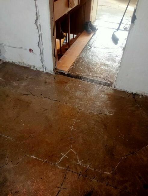 Wylewki samopoziomujące-Mikrocement --Montaż podłóg od A do