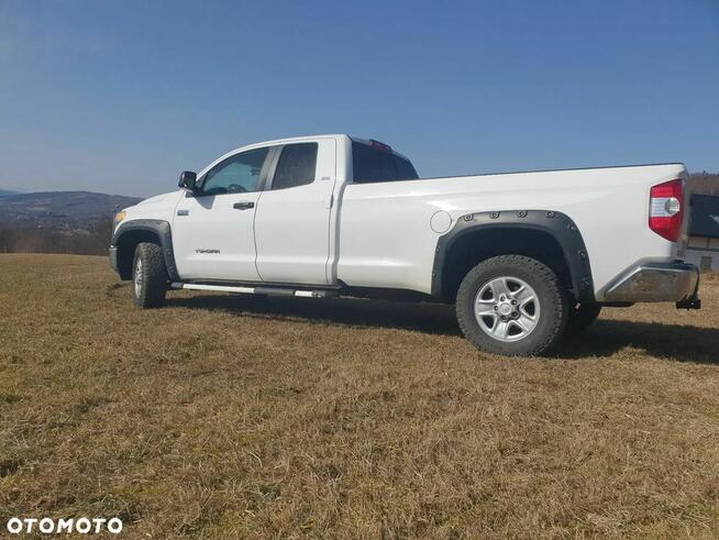 Toyota Tundra 5.7 4x4 Double Cab SR5