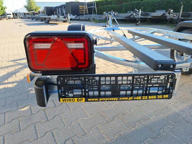 Przyczepa do przewozu skutera wodnego z płozami