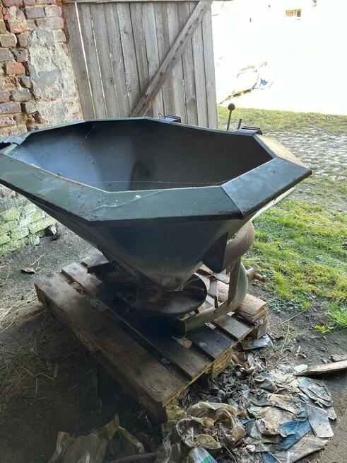 Rozsiewacz Amazone za-f 402