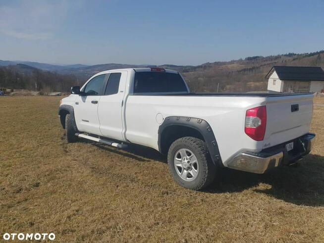 Toyota Tundra 5.7 4x4 Double Cab SR5
