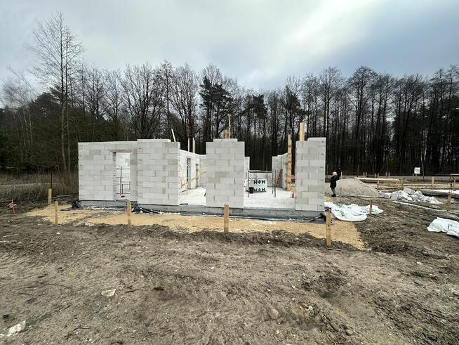 SPRZEDAM DOM JEDNORODZINNY ORAZ W ZAB.BLIŻniaczej