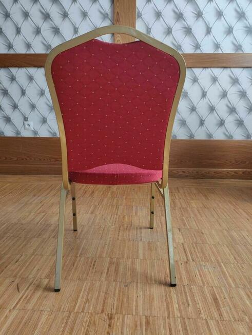 Krzesła bankietowe z pokrowcami Écru