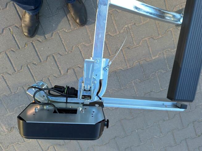 Przyczepa do przewozu skutera wodnego z płozami