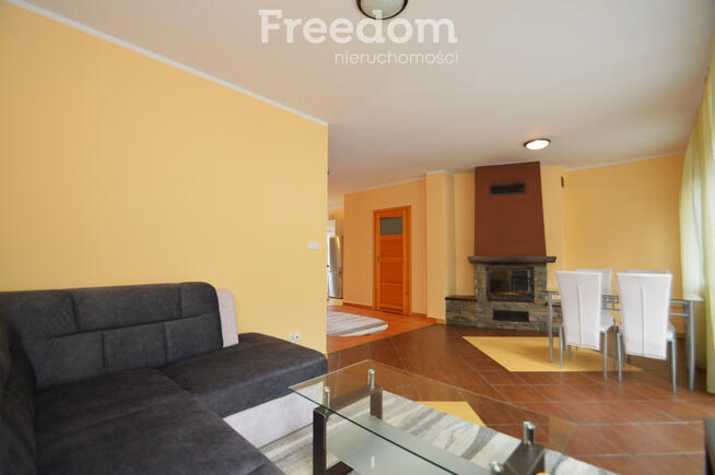 Dom w zabudowie szeregowej w Szczęsnem