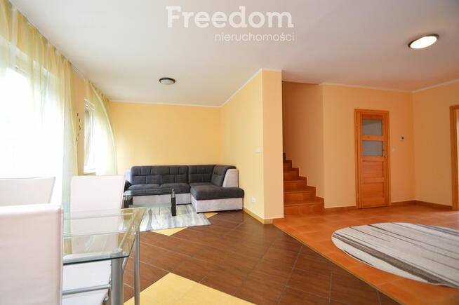 Dom w zabudowie szeregowej w Szczęsnem