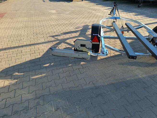 Przyczepa do przewozu skutera wodnego z płozami