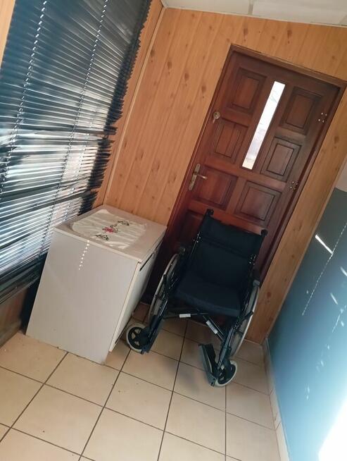 Sprzedam bezpośrednio siedlisko z budynkami gospodarczymi .