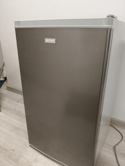 Sprzedam lodówkę 85/48