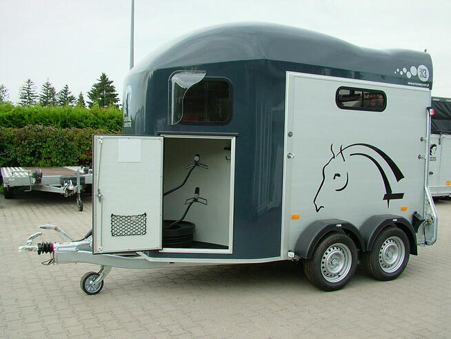 Przyczepa do przewozu koni dwukonna marki Cheval Liberte