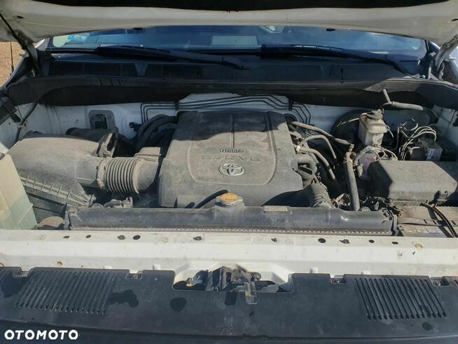 Toyota Tundra 5.7 4x4 Double Cab SR5