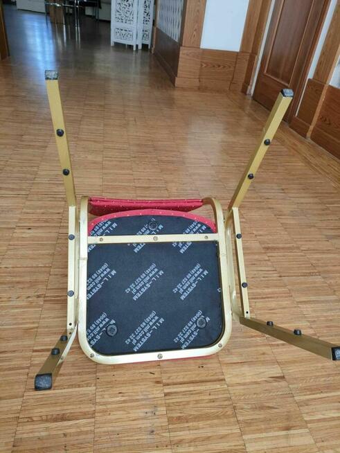 Krzesła bankietowe z pokrowcami Écru