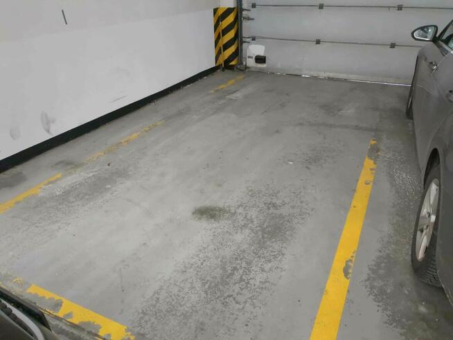 Miejsce postojowe nr 1 - Warszawa, Komorska 11 od syndyka