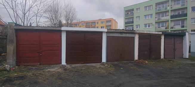 Garaż murowany w zabudowie szeregowej Świdnica ul Słowackieg