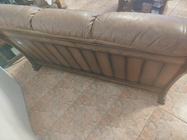 skórzana dębowa kanapa w stylu vintage