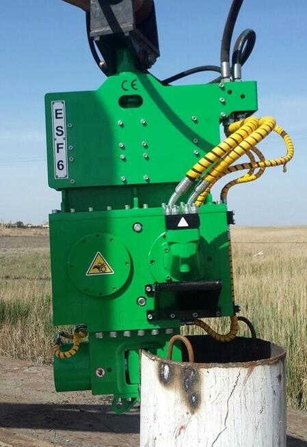 Wibromłot do koparki 25-30 ton (wbijanie larsenów, pali, gro