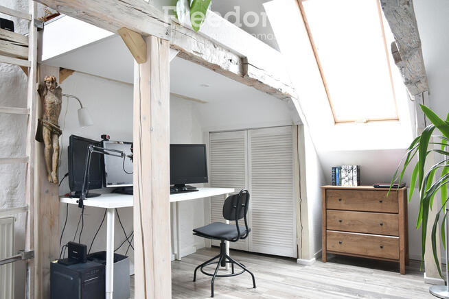 Wyjątkowe dwupoziomowe mieszkanie w centrum Reszla