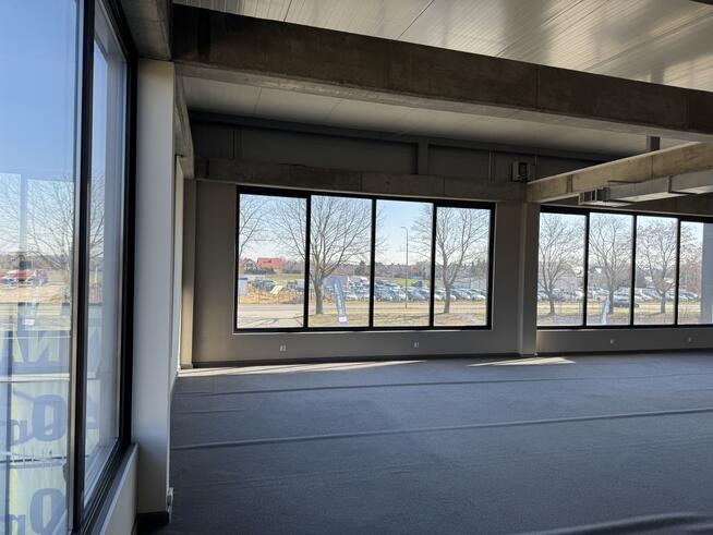 60-180m2 piętro duży parking witryny