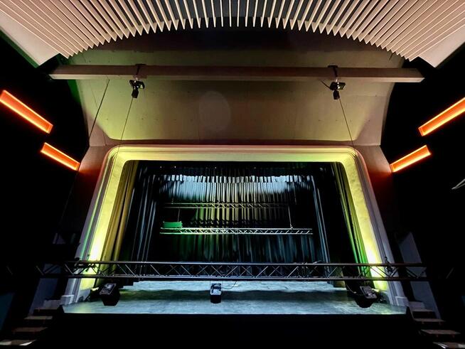 Kurtyna sceniczna , kurtyna teatralna kotara akustyczna