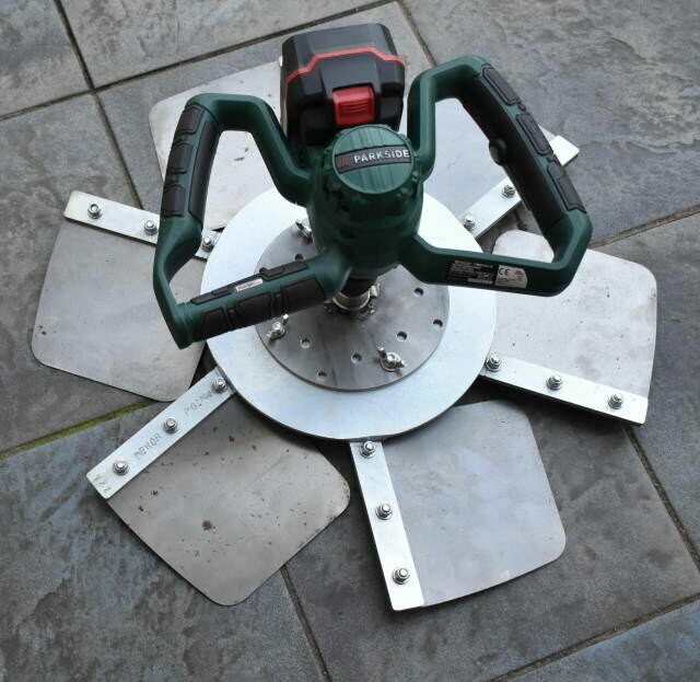 Akumulatorowa zacieraczka ręczna