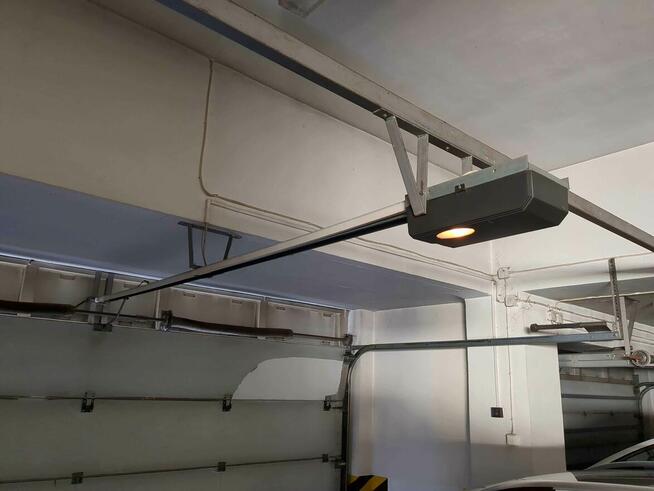 Miejsce postojowe nr 1 - Warszawa, Komorska 11 od syndyka