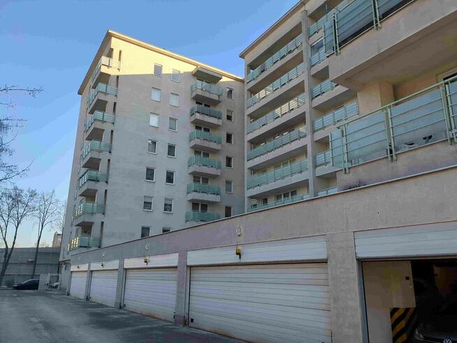 Miejsce postojowe nr 1 - Warszawa, Komorska 11 od syndyka