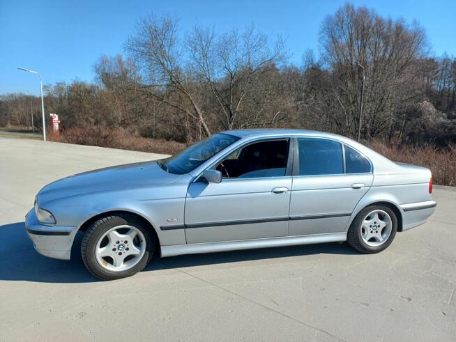 BMW 520i 2.0 benzyna 150 KM.