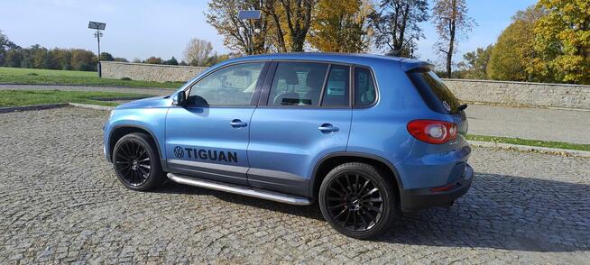 Volkswagen Tiguan z 2010 r. 2.0 TSI 4 Motion o mocy 170 KM b