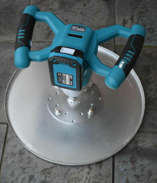 Akumulatorowa zacieraczka ręczna