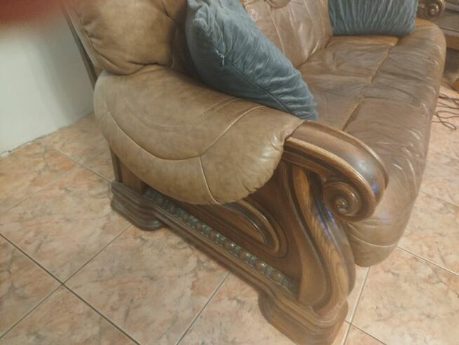 skórzana dębowa kanapa w stylu vintage