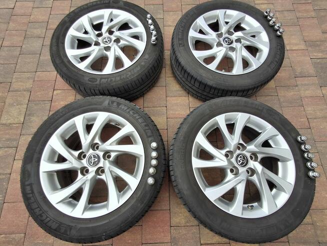 Felgi aluminiowe 16 cali, czujniki ciśnienia – Toyota Coroll