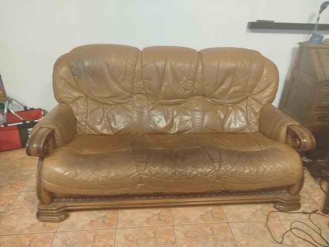 skórzana dębowa kanapa w stylu vintage