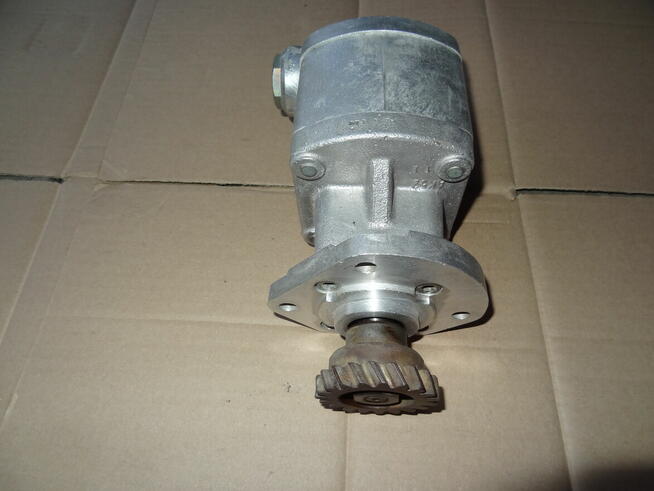 Pompa oleju PZK1-12K nowa oryginał hydraulika SW680