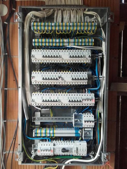 Elektryk / Usługi elektryczne / Instalacje elektryczne