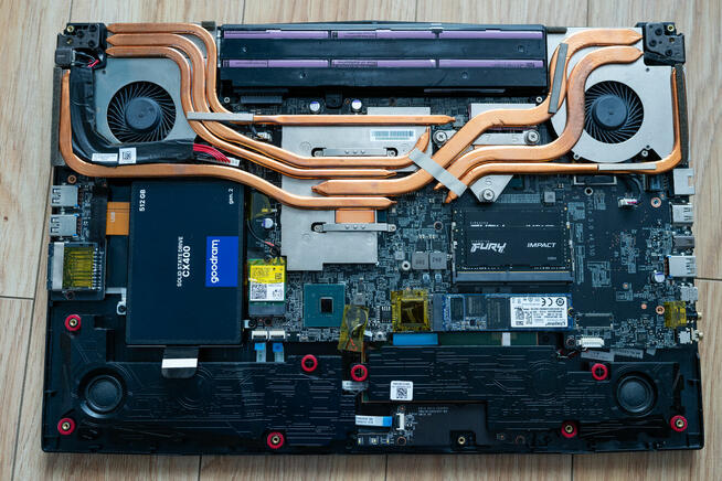 MSI Leopard GL75 - i7 9750H/1660 Ti/32GB/256+512GB