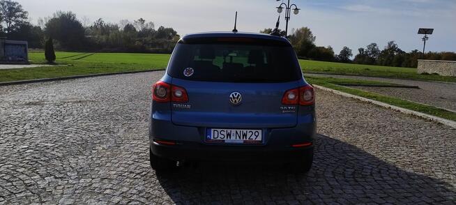 Volkswagen Tiguan z 2010 r. 2.0 TSI 4 Motion o mocy 170 KM b