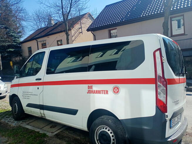 przewóz osób i towarów Ford CUSTOM 9 osobowy