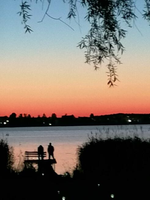 Dwa domy i holenderka nad morzem i jeziorem