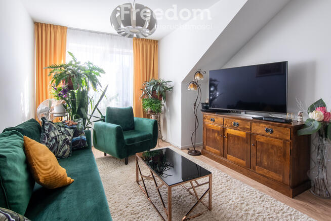 Piękny dom w zabudowie szeregowej z ogrodem