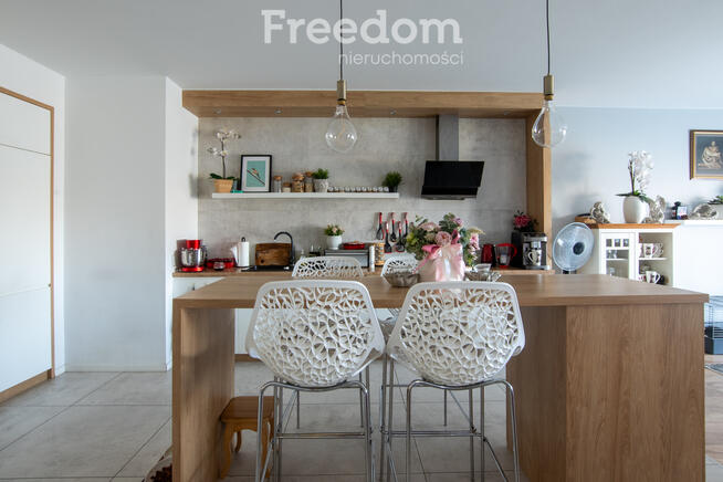 Piękny dom w zabudowie szeregowej z ogrodem