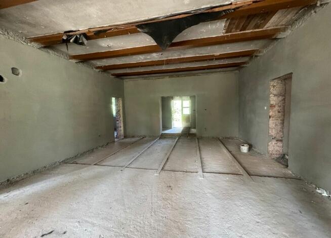 Dworek oraz budynek w stylu dworkowym 30 min od Łodzi